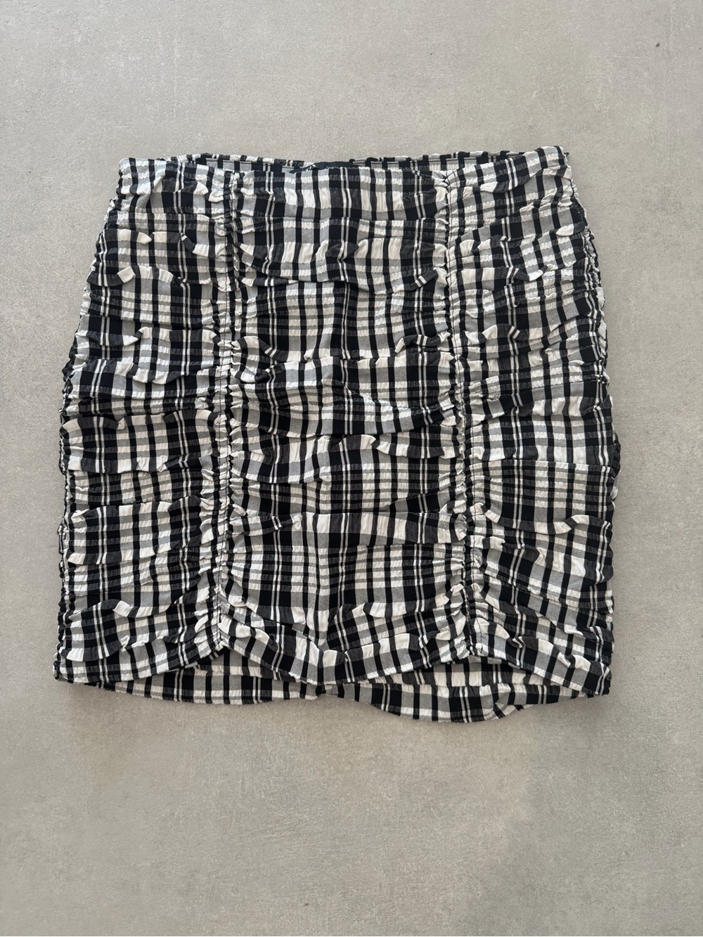 Zara Black and White Checked Ruched Mini Skirt